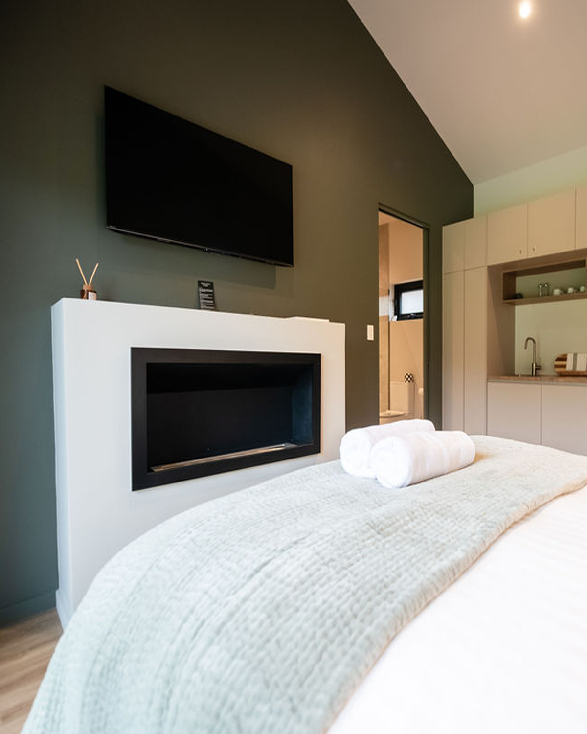 Untitled-1 - 10-10-2025 19-01-22.png13