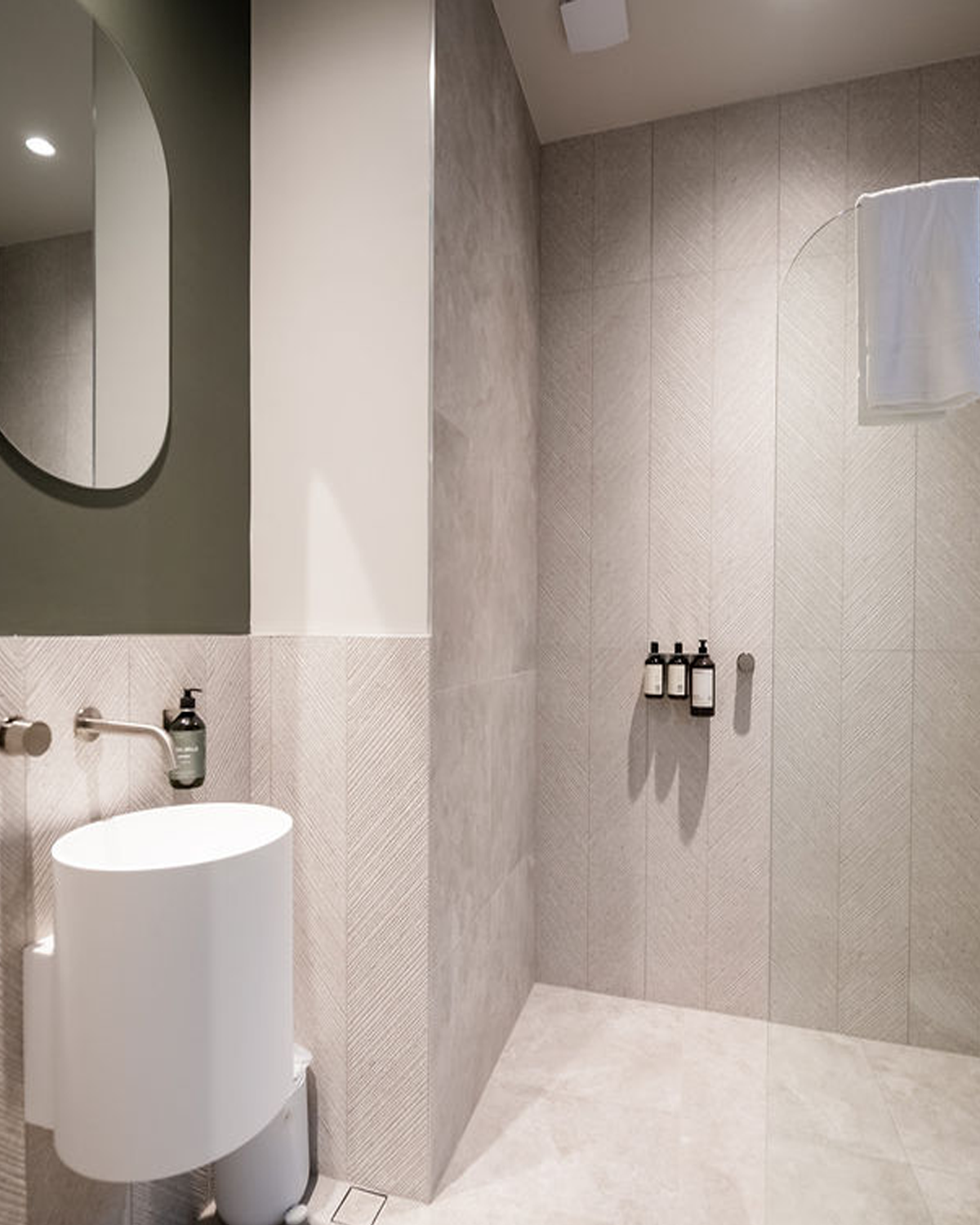 Untitled-1 - 10-10-2025 19-01-22.png23